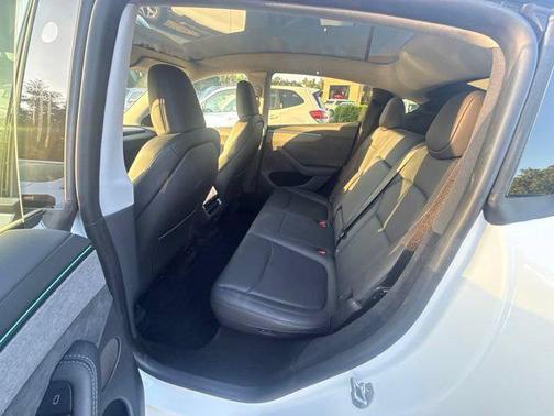 Pearl White Multi-Coat 2026 Tesla Model Y Premium All-Wheel Drive