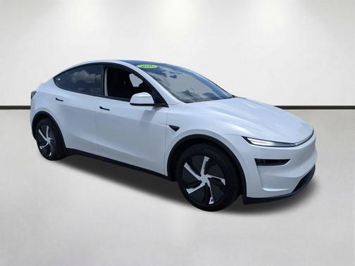Pearl White Multi-Coat 2026 Tesla Model Y Premium All-Wheel Drive