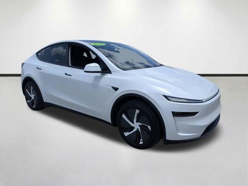 Pearl White Multi-Coat 2026 Tesla Model Y Premium All-Wheel Drive