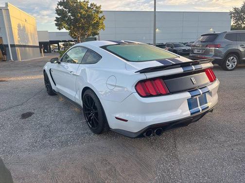 2017 Ford Shelby GT350 Base