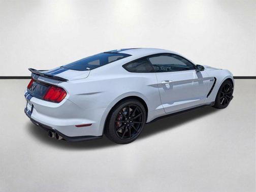 2017 Ford Shelby GT350 Base