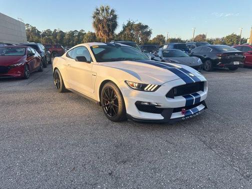 2017 Ford Shelby GT350 Base