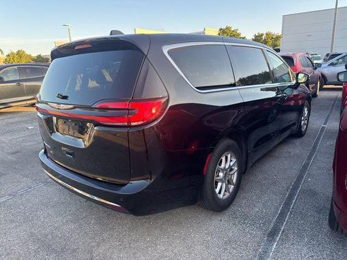 Diamond Black Crystal Pearlcoat 2024 Chrysler Pacifica Touring L