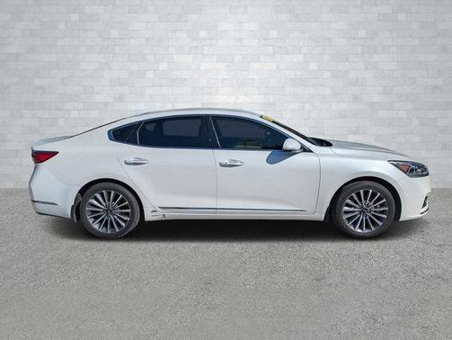 2017 Kia Cadenza Premium