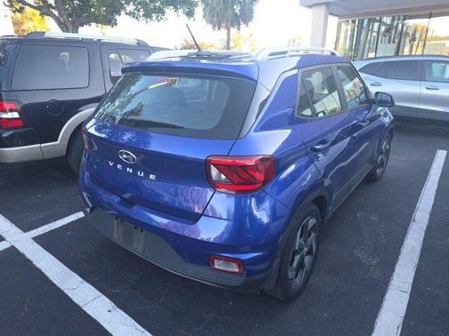2023 Hyundai VENUE SEL