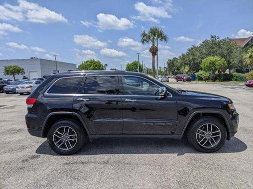 Photo 3 of 31 of 2019 Jeep Grand Cherokee Limited
