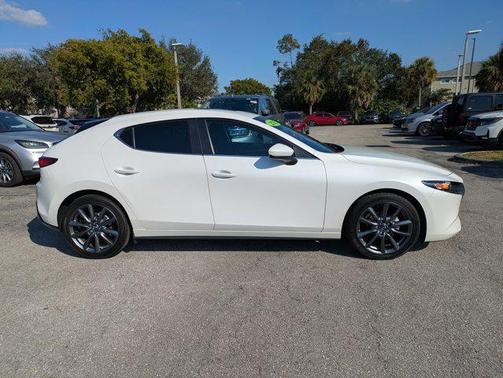 2022 Mazda Mazda3 FWD w/Preferred Package