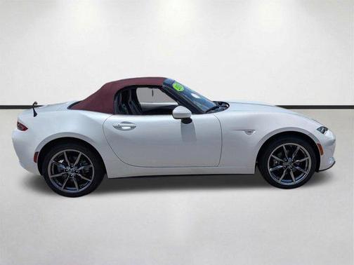Snowflake White Pearl Mica 2018 Mazda MX-5 Miata Grand Touring