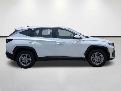 Serenity White Pearl 2025 Hyundai TUCSON SE