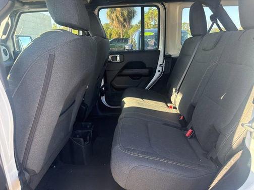 Bright White Clearcoat 2025 Jeep Wrangler 4-Door Sahara 4x4