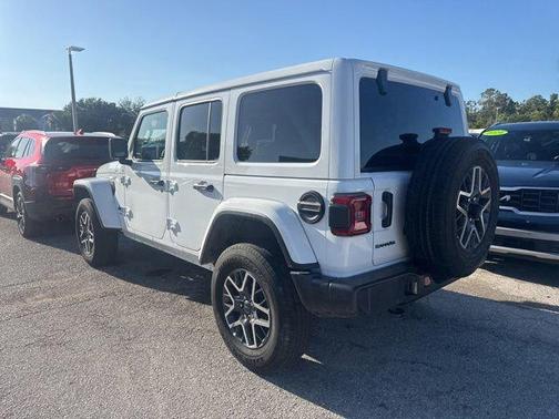 Bright White Clearcoat 2025 Jeep Wrangler 4-Door Sahara 4x4