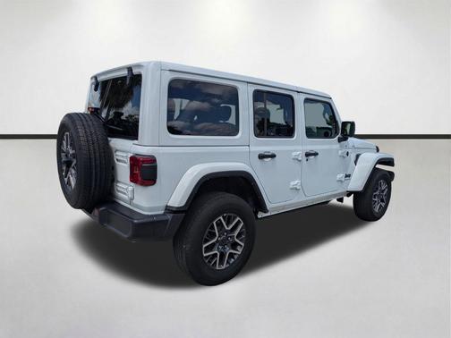 Bright White Clearcoat 2025 Jeep Wrangler 4-Door Sahara 4x4