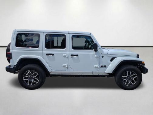 Bright White Clearcoat 2025 Jeep Wrangler 4-Door Sahara 4x4