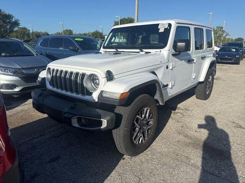 Bright White Clearcoat 2025 Jeep Wrangler 4-Door Sahara 4x4