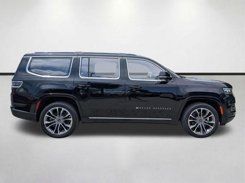 Diamond Black Crystal Pearlcoat 2022 Jeep Grand Wagoneer Series III 4x4