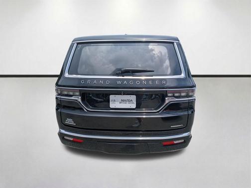 Diamond Black Crystal Pearlcoat 2022 Jeep Grand Wagoneer Series III 4x4