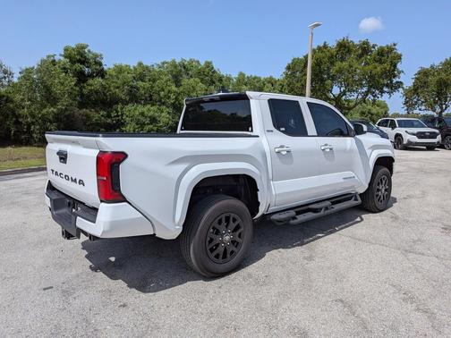 Ice Cap 2024 Toyota Tacoma SR5