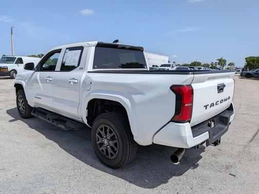 Ice Cap 2024 Toyota Tacoma SR5