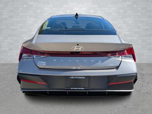 2025 Hyundai ELANTRA SEL