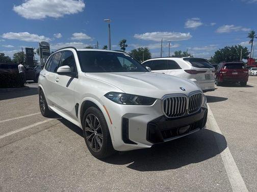 Mineral White Metallic 2026 BMW X5 xDrive40i