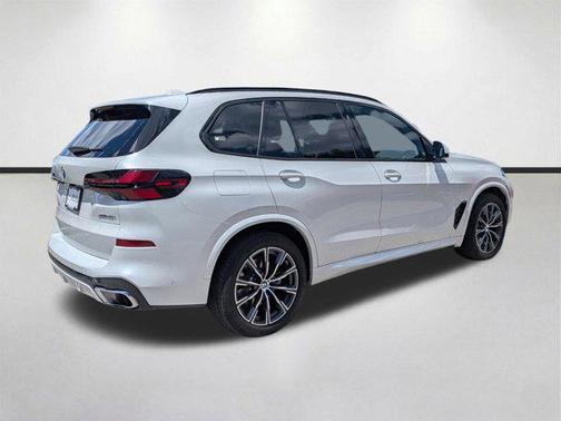 Mineral White Metallic 2026 BMW X5 xDrive40i
