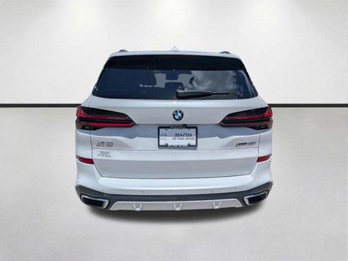 Mineral White Metallic 2026 BMW X5 xDrive40i