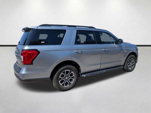 ICONIC SILVER METALLIC 2024 Ford Expedition XLT