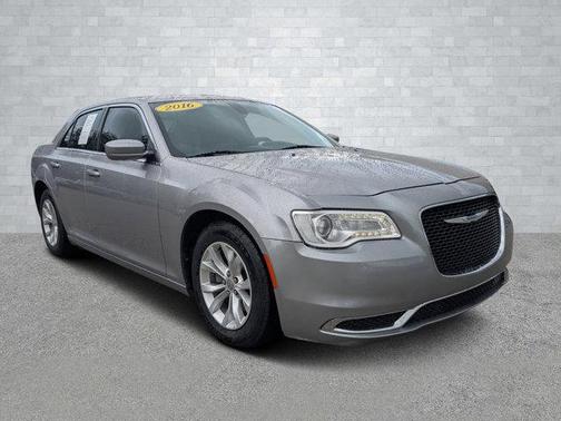 2016 Chrysler 300 Limited