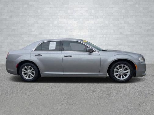 2016 Chrysler 300 Limited