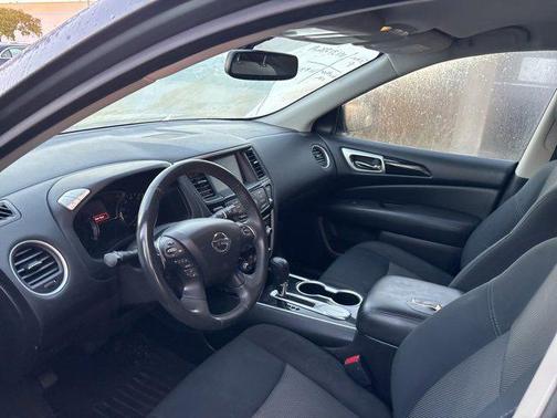 2018 Nissan Pathfinder SV