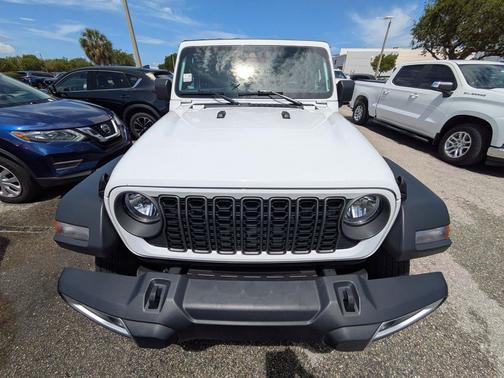 Bright White Clearcoat 2025 Jeep Gladiator Sport S