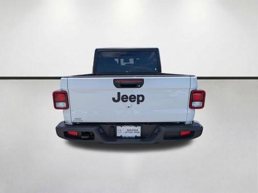 Bright White Clearcoat 2025 Jeep Gladiator Sport S