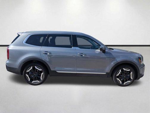 Everlasting Silver 2025 Kia Telluride S