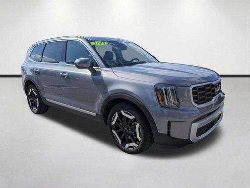 Everlasting Silver 2025 Kia Telluride S