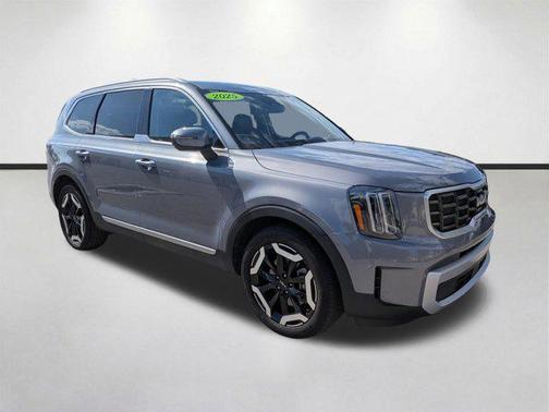 Everlasting Silver 2025 Kia Telluride S