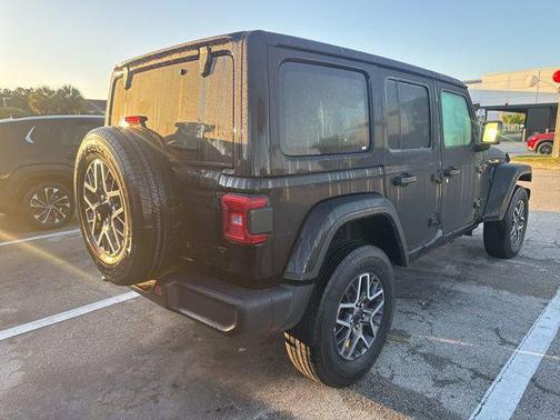 Black Clearcoat 2025 Jeep Wrangler 4-Door Sahara 4x4