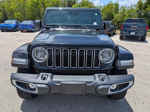 Black Clearcoat 2025 Jeep Wrangler 4-Door Sahara 4x4