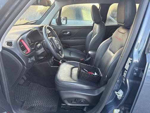 Slate Blue Pearlcoat 2022 Jeep Renegade Trailhawk