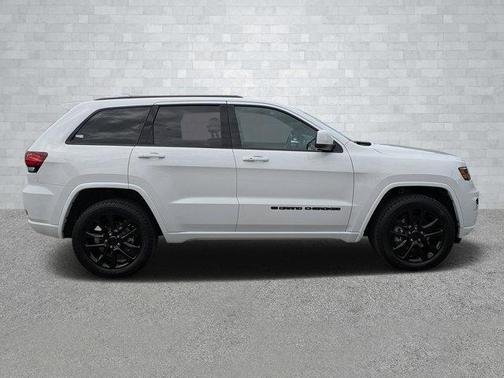 2022 Jeep Grand Cherokee Laredo