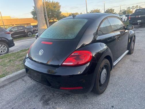 Black Uni 2015 Volkswagen Beetle 1.8T