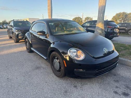 Black Uni 2015 Volkswagen Beetle 1.8T