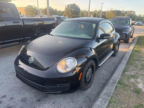 Black Uni 2015 Volkswagen Beetle 1.8T