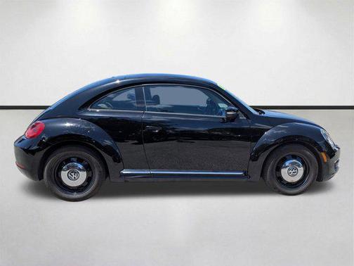 Black Uni 2015 Volkswagen Beetle 1.8T