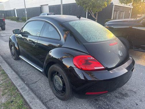 Black Uni 2015 Volkswagen Beetle 1.8T
