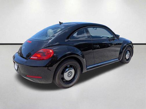 Black Uni 2015 Volkswagen Beetle 1.8T