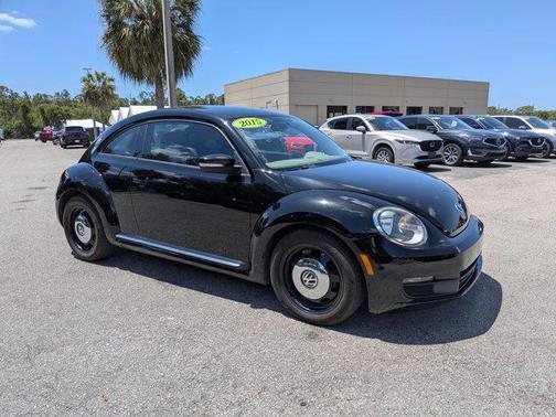 Black Uni 2015 Volkswagen Beetle 1.8T