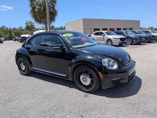 Black Uni 2015 Volkswagen Beetle 1.8T