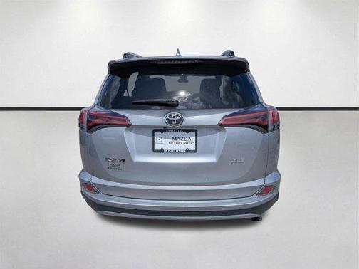 Silver Sky Metallic 2017 Toyota RAV4 XLE