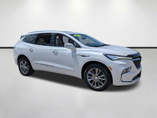White Frost Tricoat 2022 Buick Enclave FWD Avenir