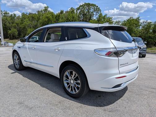 White Frost Tricoat 2022 Buick Enclave FWD Avenir